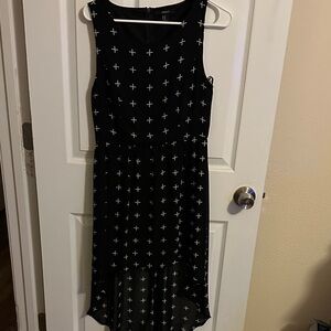 Black and White Sleeveless Dress